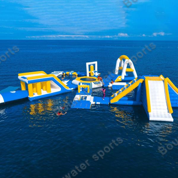 Parque flotante inflable del agua para el mar