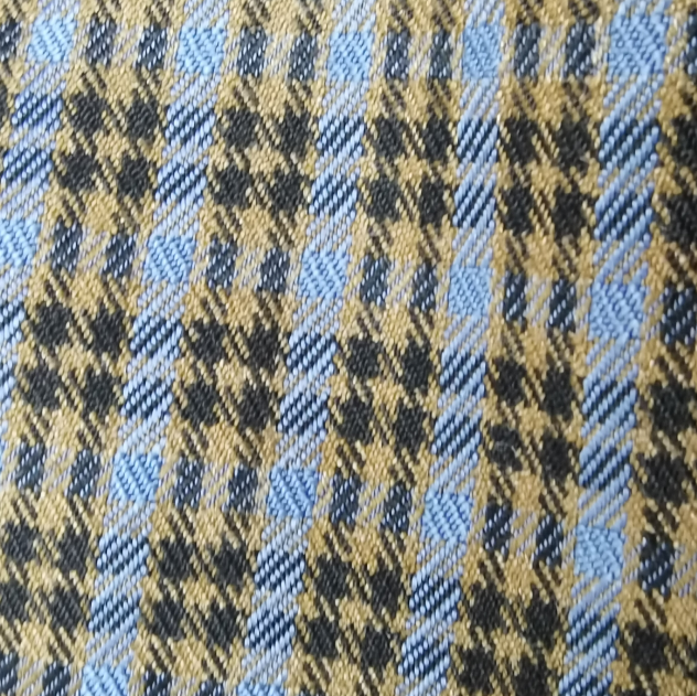 30%Rayon 70%Polyester 280gsm 280gsm Smooth Firm Hand Feel Excellent Drape Check Blazer Fabric