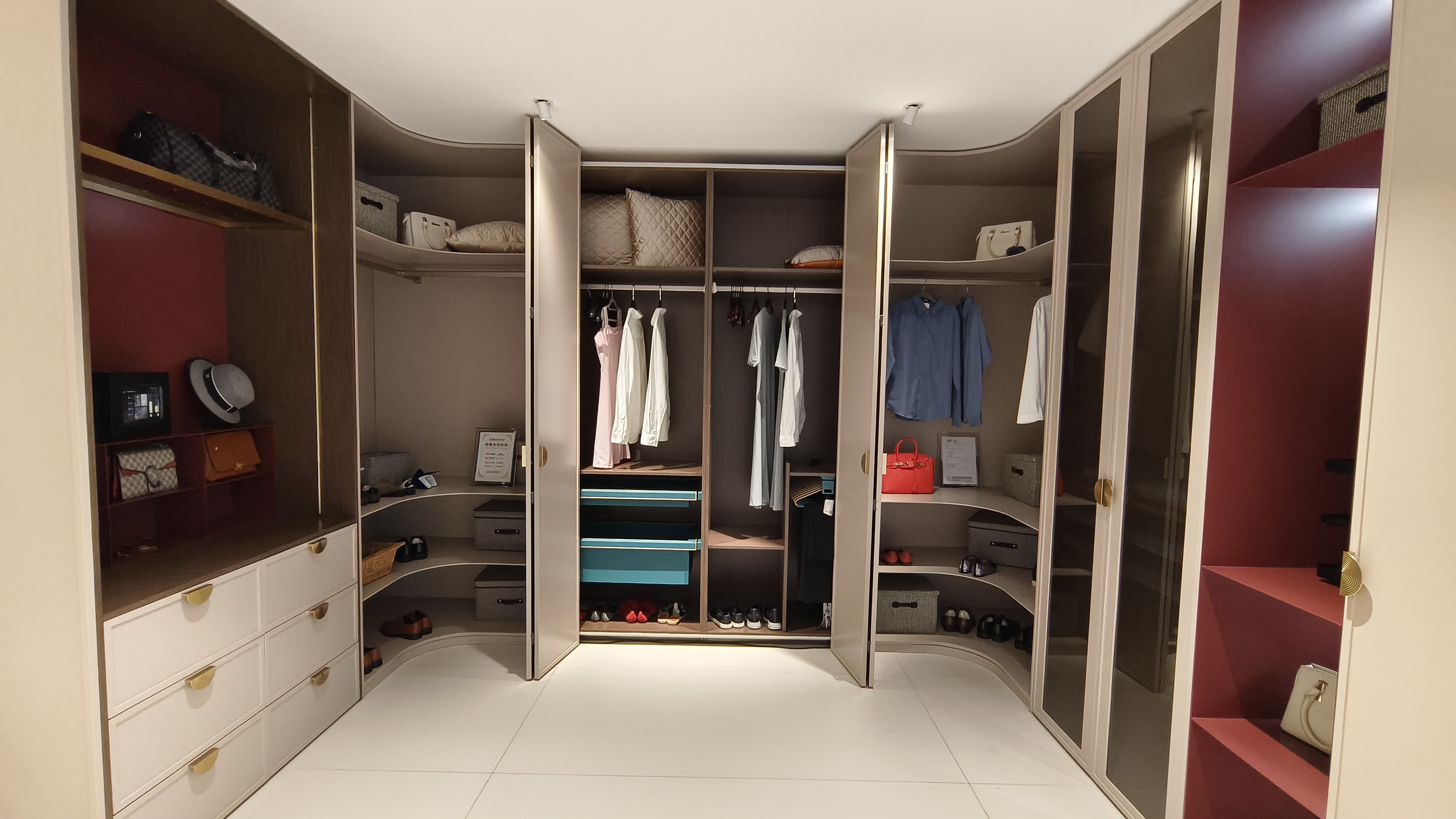 Flexible Interior Layout Stainless Steel Wardrobe Moisture Proof Insect Proof
