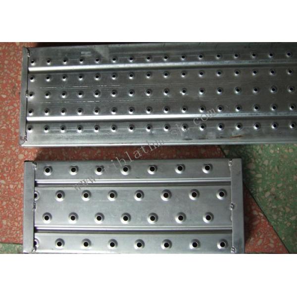 1.5mm Anti-Skid Plate Perforated Metal Sheet For Walkway 1.83 Length
