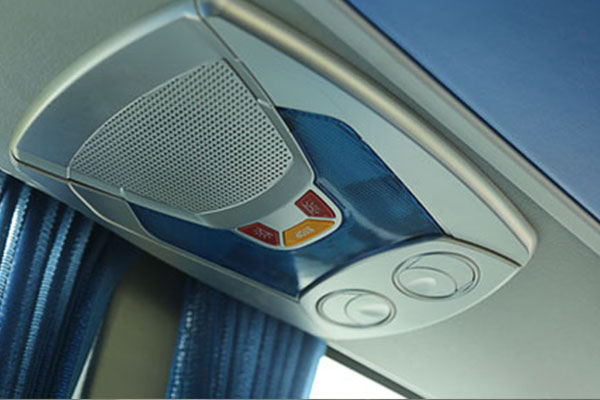 53 Seats Foton Used Tour Bus Euro III Emission For The Passenger Traveling