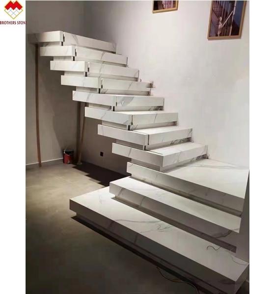 Customized Polished or Matte Calacatta White Marble Look Porcelain Tile Stairs Mohs 6-7 Hardness