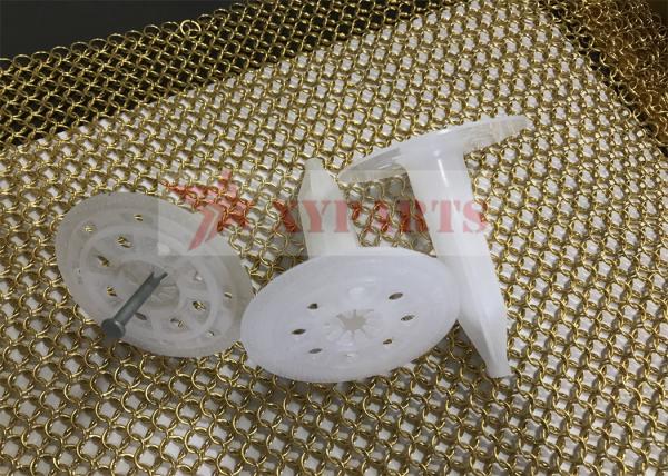 Âncoras plásticas instaladas ferramenta atuadas da isolação da parede com o prego de aço Premounted