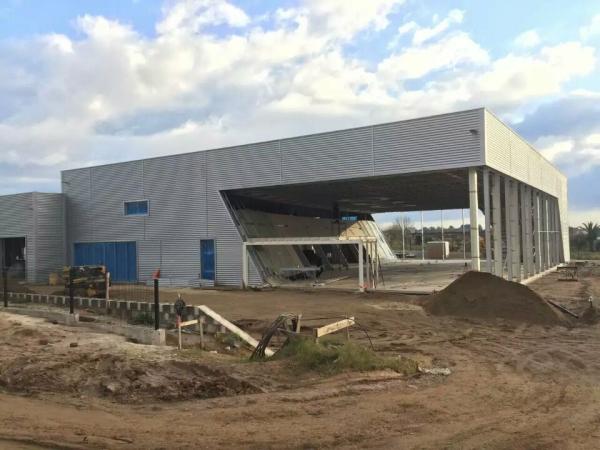 Prefab Steel Structure Commercial Building with Sandwich Panels
