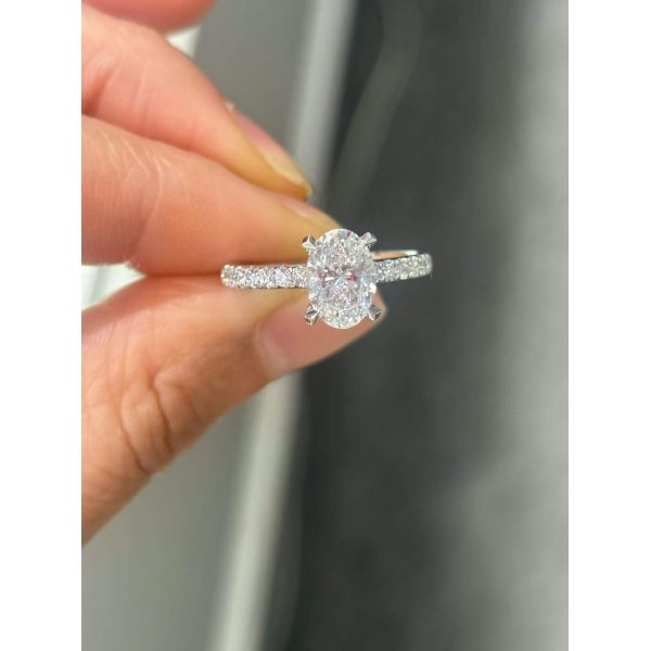 Oval Brilliant Cut 1.1ct CVD Lab Grown White Diamond With Platinum 950 Setting