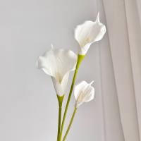 Calla lily fleur artificielle décoration de la table à manger à domicile, arrangement de fleurs de salle de mariage et accessoires photo