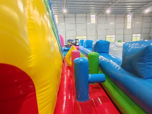 Maison de saut de ville gonflable géante gonflable pour enfants