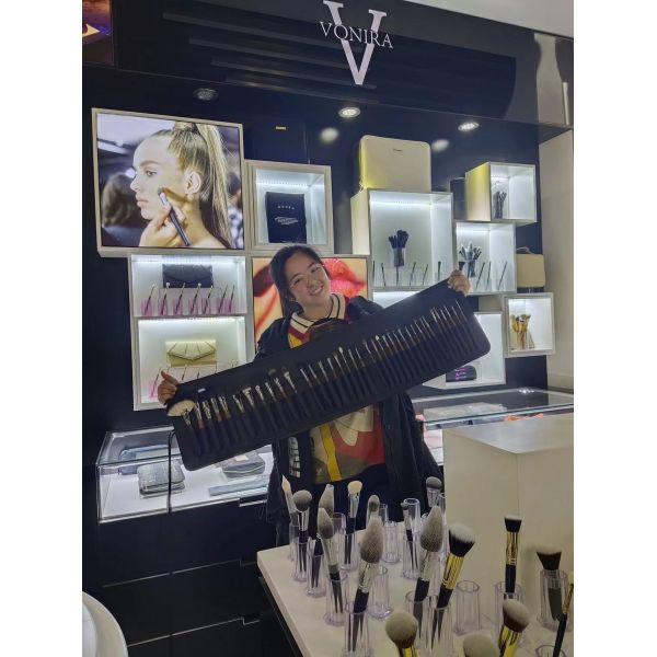 Щеток макияжа части красоты Vonira роскошный полный полностью профессиональный набор 42 с медной ручкой черного дерева Ferrule Handcrafted