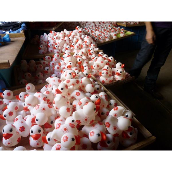 Soft Pad Painting Mini Rubber Ducks Baby Shower With Flower Painting / 10cm Length