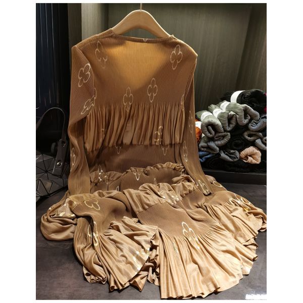 Autumn Casual Mid-Length Ruched Dress for Plus Size Moms Loose Fit Printed Chiffon Solid Style Floor-Length Dress