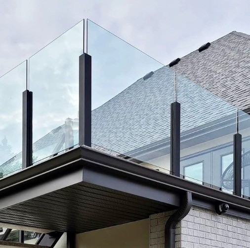 Matt Finish Stainless Steel Glass Deck Railing Mastet Pillar for Balcony Systems
