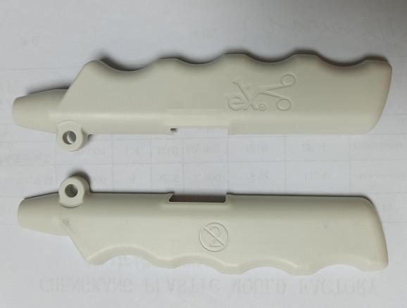 LKM Medical Surgical Instrument Housing ABS, Sports Medical Scalpel Housing Two plate mold submarine gate cold runner