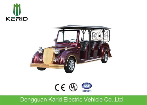 Carros elétricos vermelhos romances do vintage, carrinho de golfe do passageiro do clássico 8 do turista