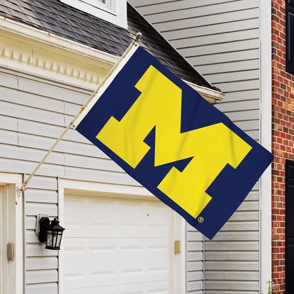 Hanging Style Michigan Wolverines Flag Polyester 3x5ft Custom Size