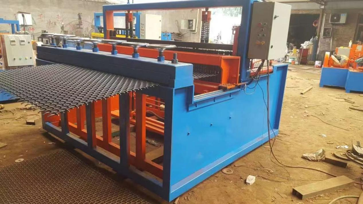 Fully automatic CNC knitting machine(0.75-2.5MM)