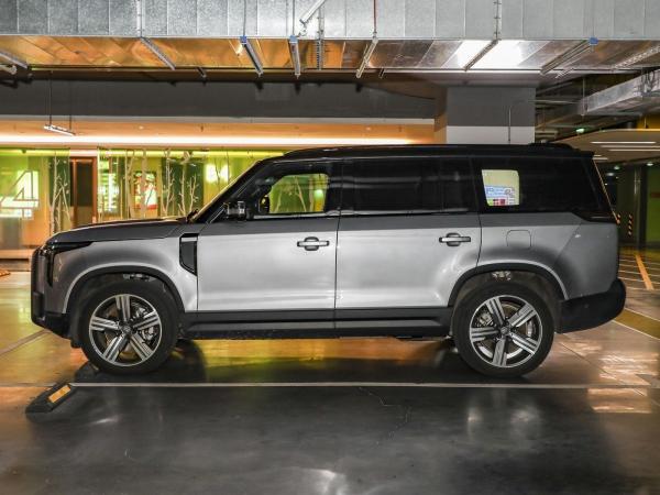 SUV de seis lugares versão 2023 com transmissão automática