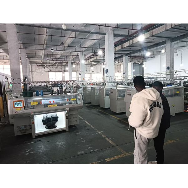 Single system flat collar  knitting machine with automatically alarm