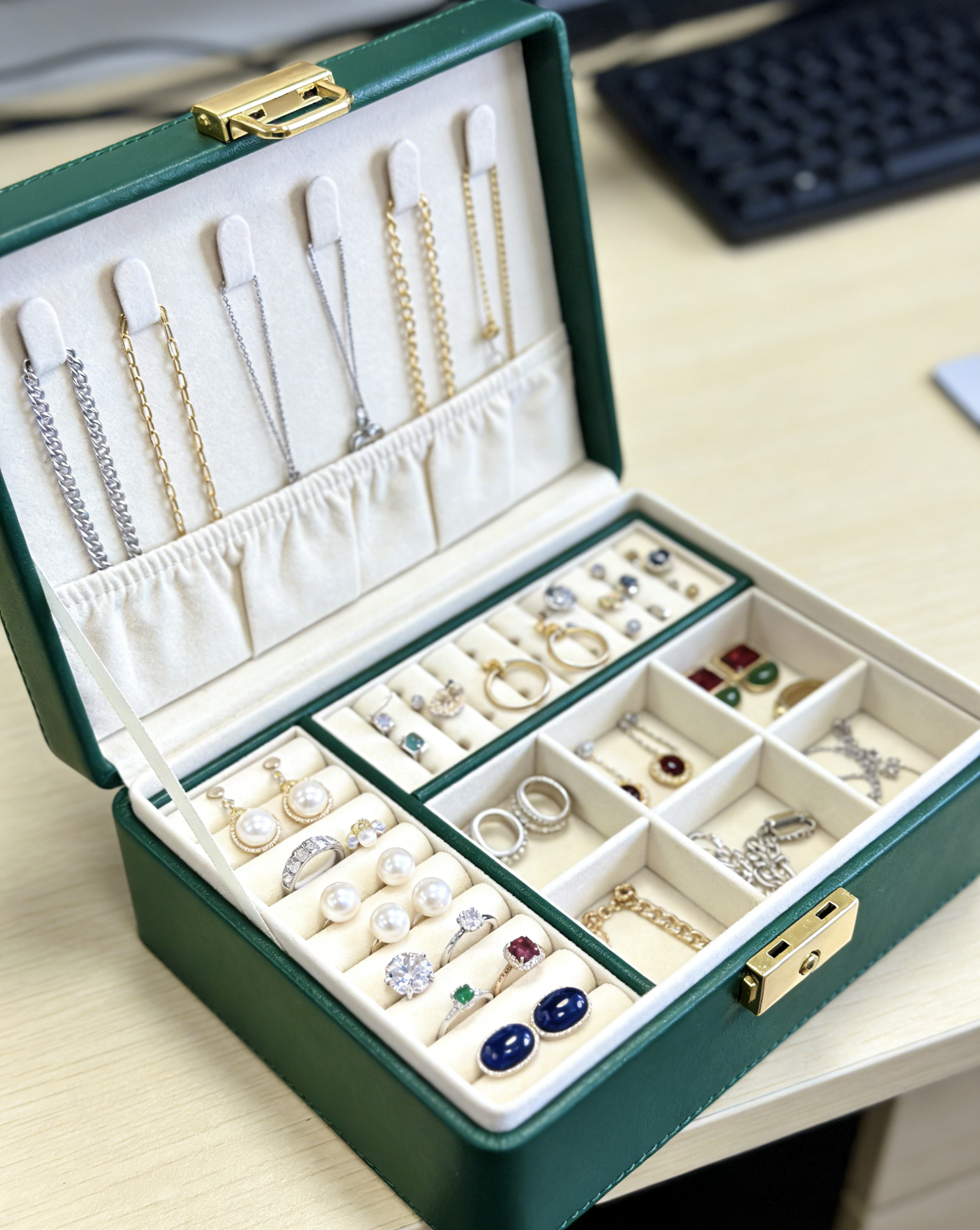 Portable Jewelry Travel Case, Small but Spacious, Premium PU Leather with Anti-Scratch Lining