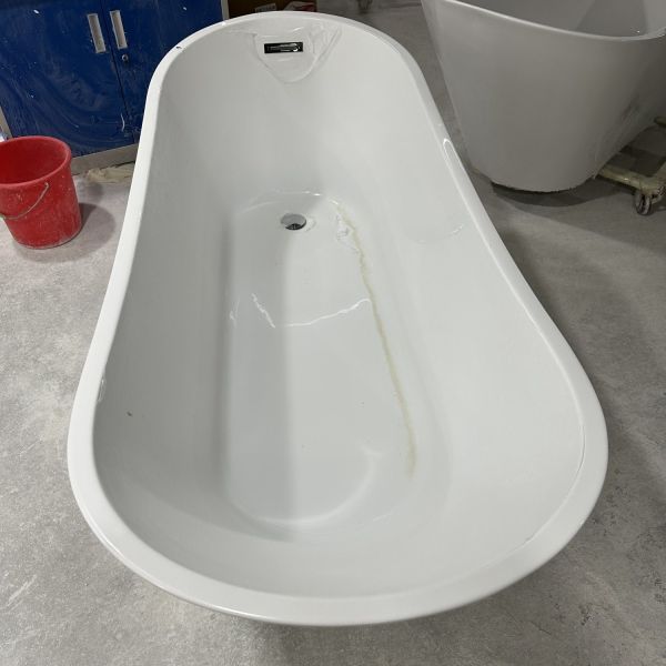 US 200 Samples Freestanding Acrylic Bathtub Narrow Rim Border Bulk Packing Oval Design