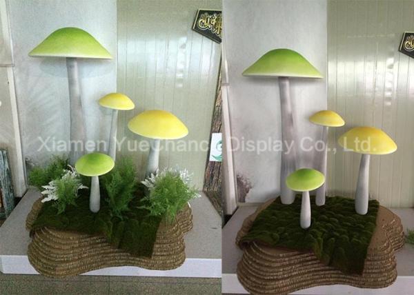 Bespoke Size Fiberglass Mushrooms Statues , Giant Fiberglass Statues Easy Cleaning