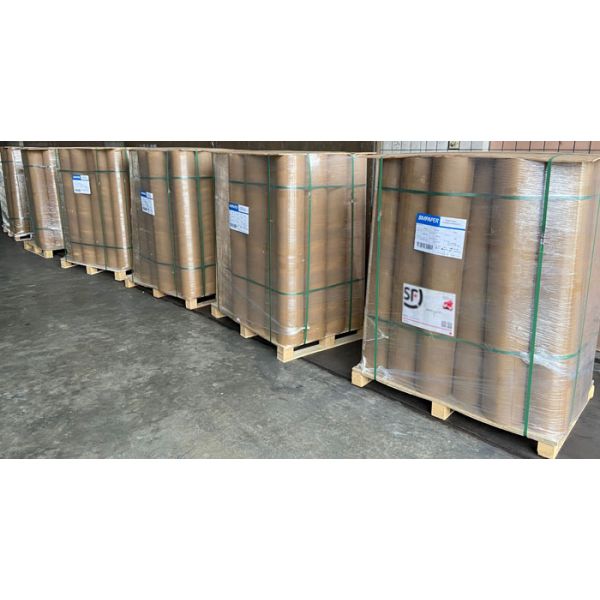 157gsm Art Paper Roll branco cartão branco 54inch largamente X 210m longos, 45 de 157gsm Art Paper Roll C2S - peso do rolo 50kg