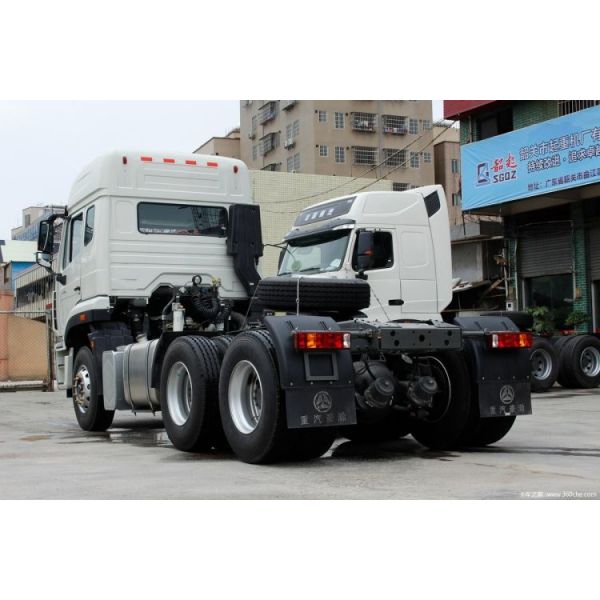 12 Forward Shift SinotruK Haohan J7G 4*2 6*4 CHG LNG Special Truck Traction Head