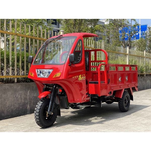 s 250cc DAYANG Q3-3 Semi Closed Cab Cabin Motorized Tricycle Three Wheel Motorcycle
