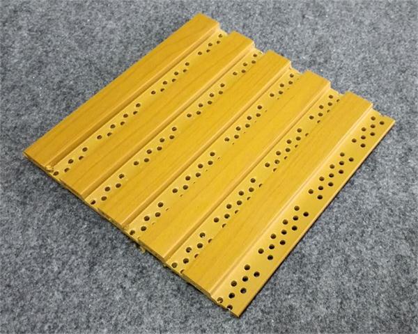 Шум - поглощая панели WPC составные для крыши нутряной комнаты ложной