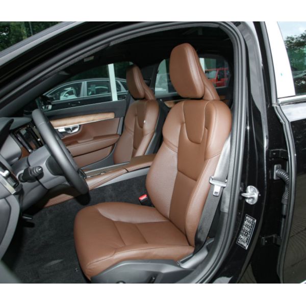 Salle de sièges de la porte 5 de la version 4 de VOLVO S90 2023 B5 Zhiyi Haohua Voiture d'occasion