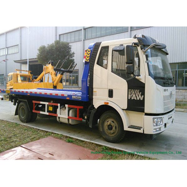 FAW Flatbed Wrecker Tow Truck 6 Wheeler For Car Carrier / Road Rescue
