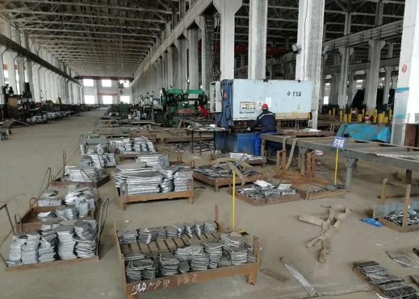 10KV - 1000KV Power Transmission Line Tower , Silver Lattice Steel Towers