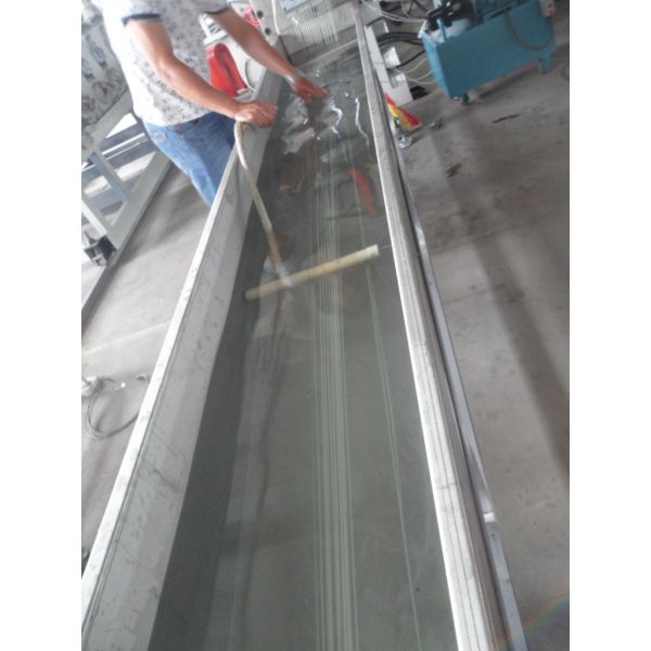 Los PP/el PE reciclaron la máquina plástica de los gránulos, mueren extrusor del plástico de la pelotilla del corte de la cara