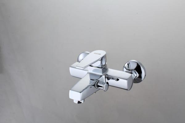 Contemporary Bathtub Bathroom Sink Faucets Chrome Polished , Wall Mounted Type