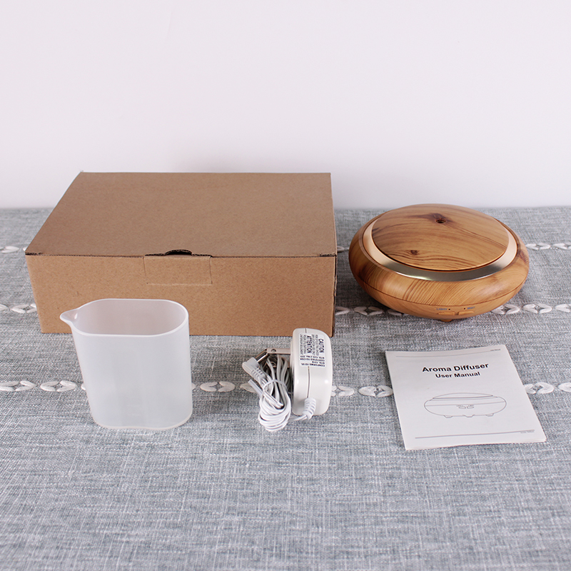 UFO Shape 150ml Ultrasonic Aroma Diffuser 7 Color LED Lights Pear Wood Electrical Essential Oil Humidifier Machine for Room Use