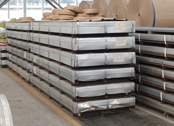 Z275=G90 Super SMP 40 anos pré-pintado Galvanizado Cor Vermelha Texturizado Trapezoidal Roof Sheet Metal Roof Wall Cladding