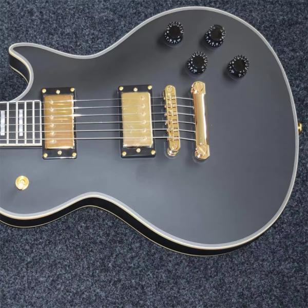 Peças sobressalentes para guitarras elétricas pretas