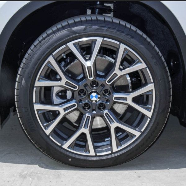 Бензин компакта SUV версии 25Li BMW X1 2022 sDrive lingxian 5 мест двери 5