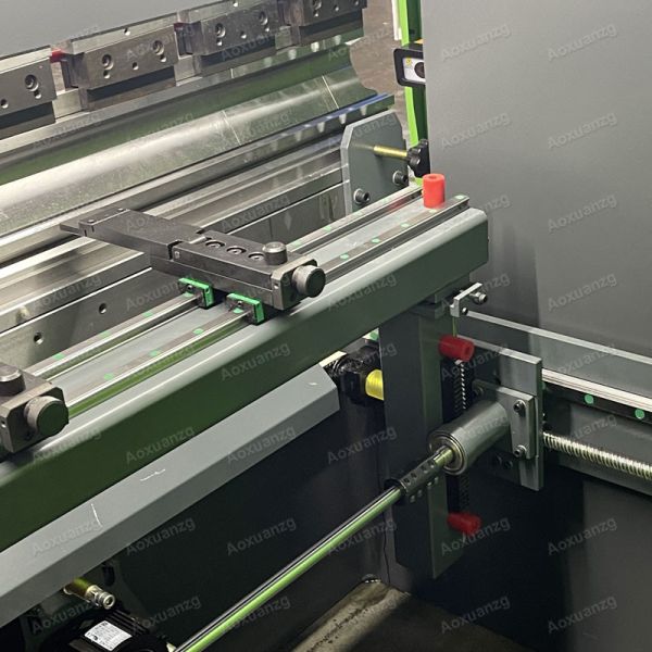 Delem DA53T 4+1 AXIS CNC Press Brake With CE ISO CUL Certification Hydraulic Bending Plate Machine