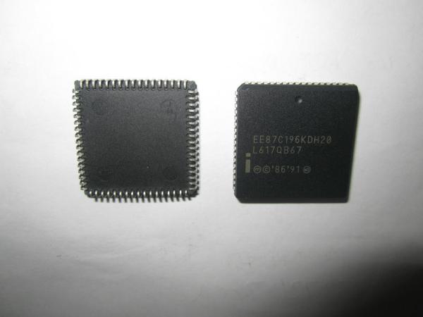 Integrated Circuit Chip DS-117 FLL1500IU-2C Three-Way Power Dividers 1300 MHz
