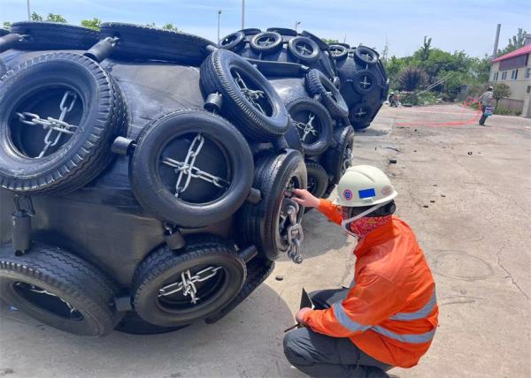 Yokohama Floating Ship Pneumatic Rubber Fender 3.3*6.5M 50kpa With Chain Tyre
