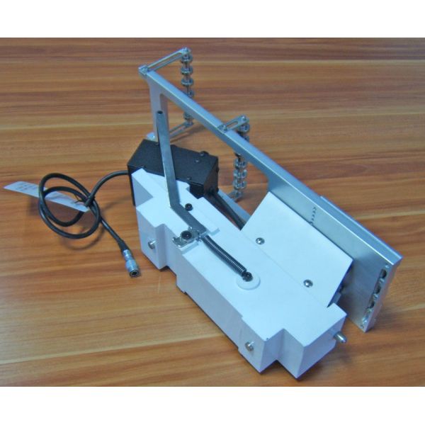 Aleación de aluminio Samsung CP Vibrating Feeder 4 Tubo ancho 100mm 24V Larga duración