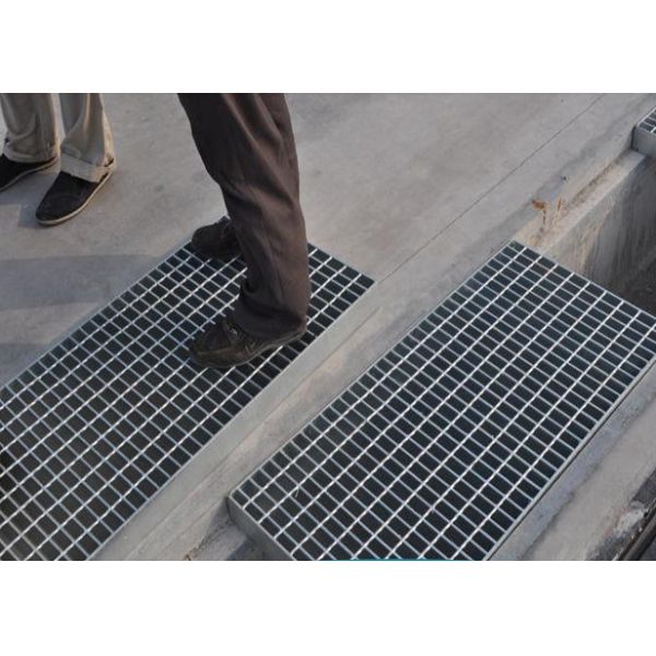 Superfície galvanizada de aço do mergulho quente da tampa do dreno do Grating do concreto 30 x 3