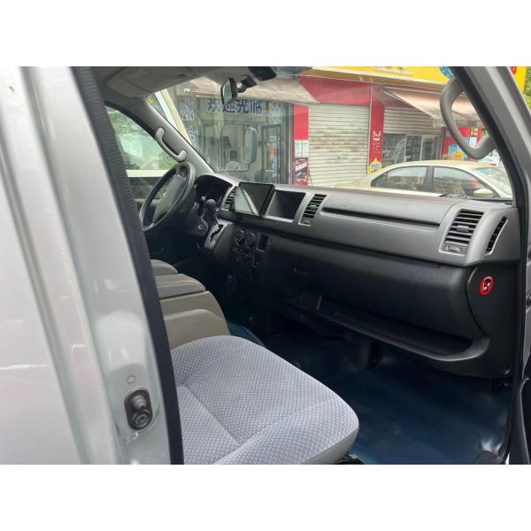 Toyota Hiace Used Mini Bus 13seats With Automatic Transmission 2TR Engine