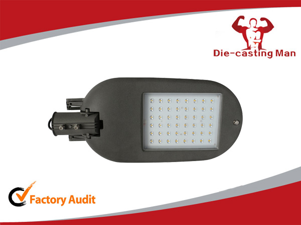 Алюминиевое приспособление уличного освещения снабжения жилищем уличного света СИД заливки формы 100В