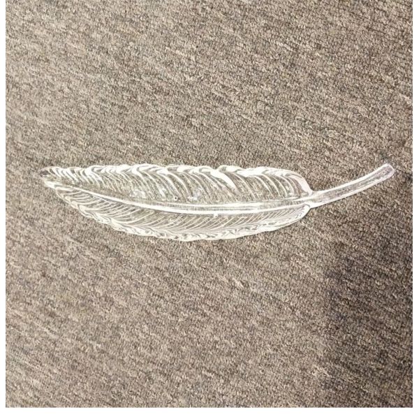 Современное искусство Стеклянные луковицы из перьев