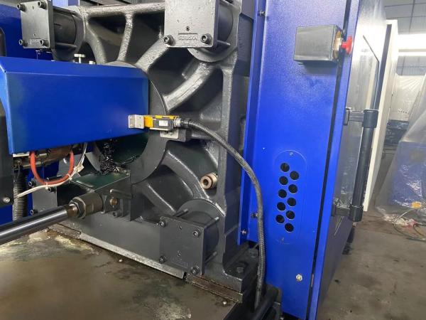 Haitian 160 Ton Used Plastic Injection Machine Injection Molding Auxiliary Equipment
