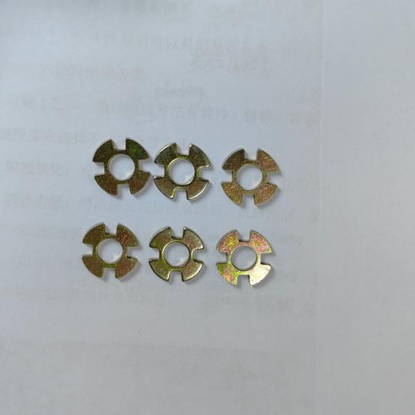 Pièces d'estampage en aluminium sur mesure pour la fabrication de supports revêtus de poudre