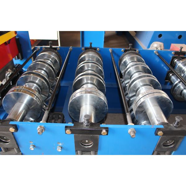 Rollo galvanizado de la cubierta de piso de la bobina que forma capacidad grande de la profundidad de la máquina 51