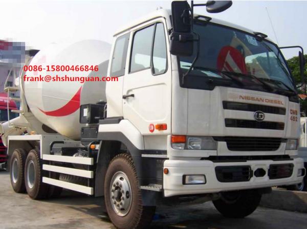 SGS Used Concrete Mixer Trucks 86 Km / H Max Speed 25000 Kg Rated Load