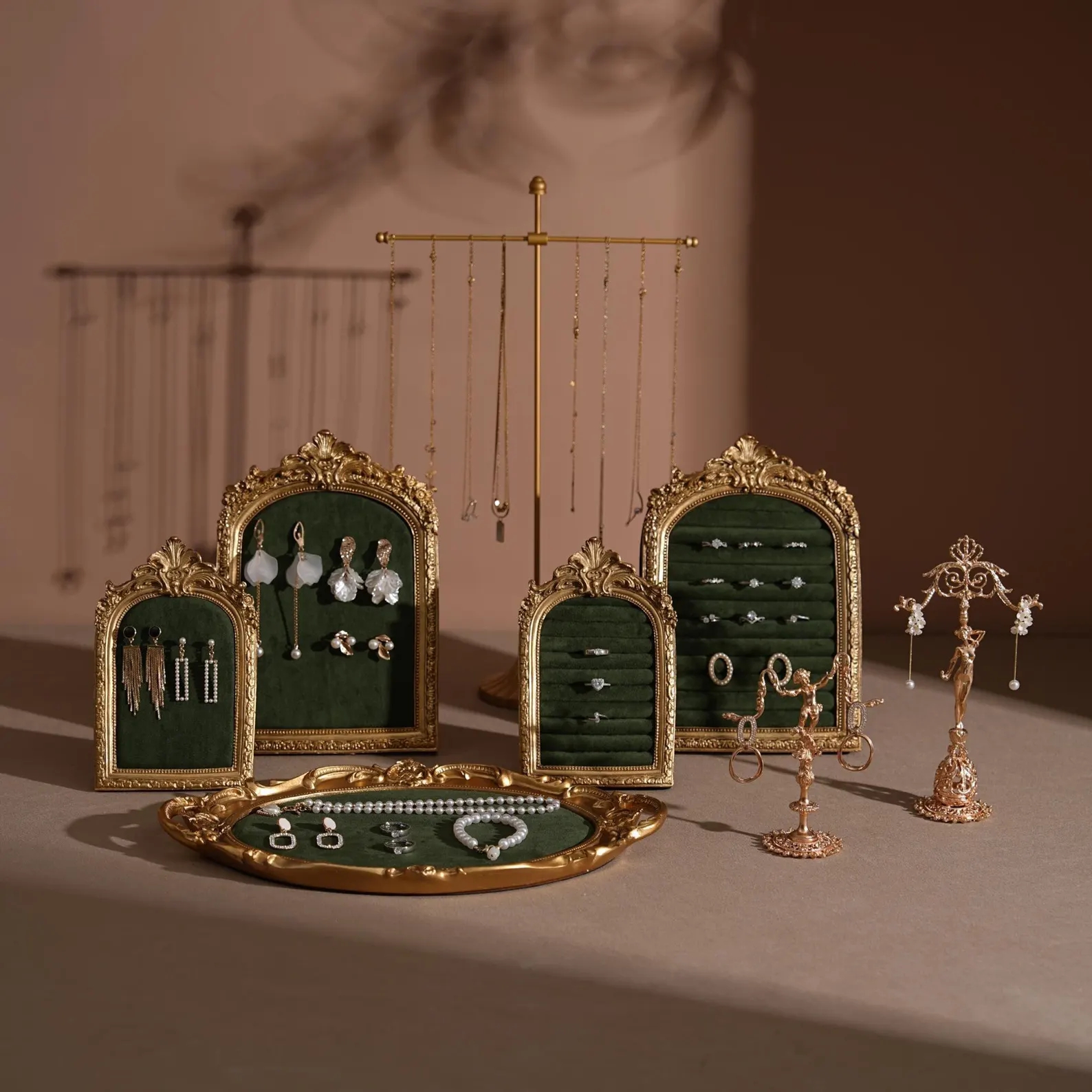 Baroque Style Gold Finish Necklace Holder with Customized Design Jewelry Display Stand
